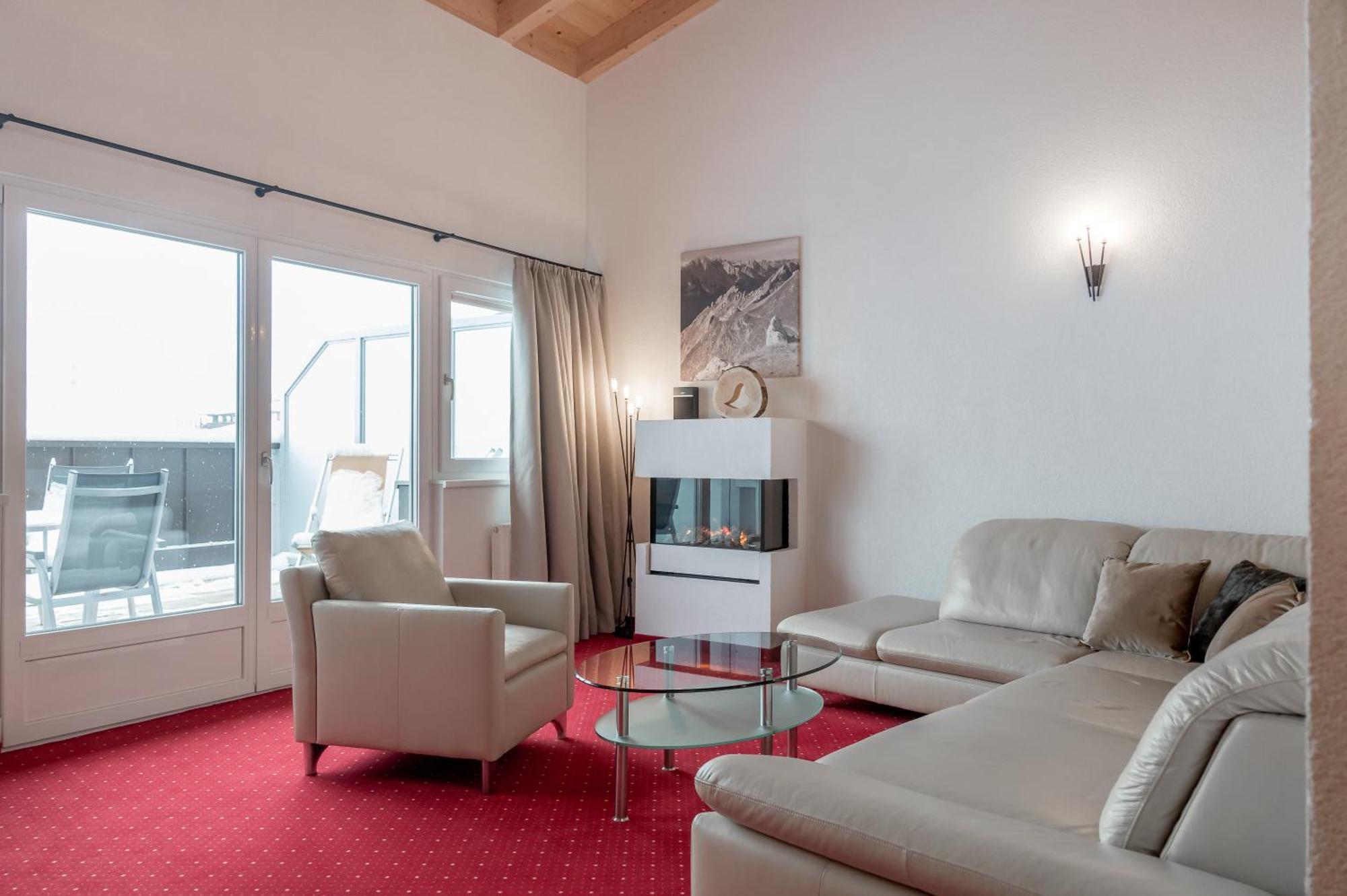 Deluxe King Suite